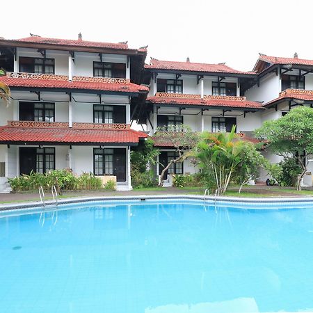 Hotel Oranjje Denpasar  Exterior photo