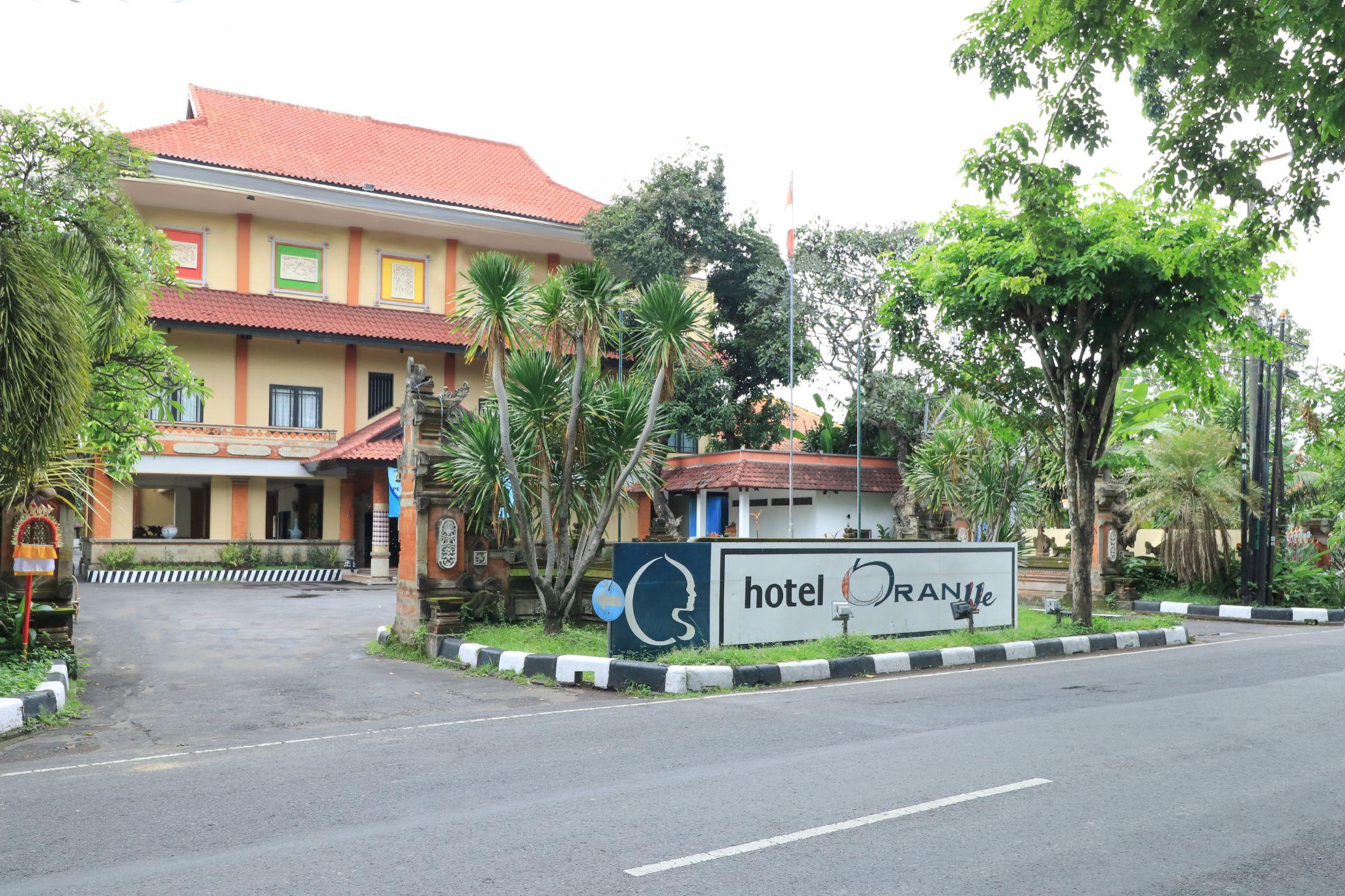 Hotel Oranjje Denpasar  Exterior photo