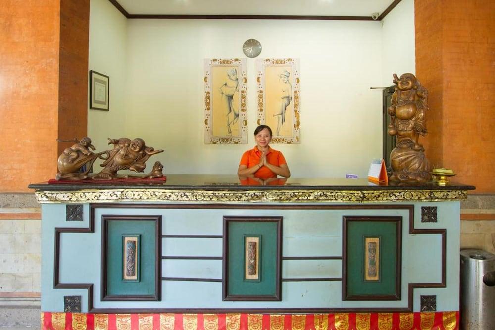 Hotel Oranjje Denpasar  Exterior photo