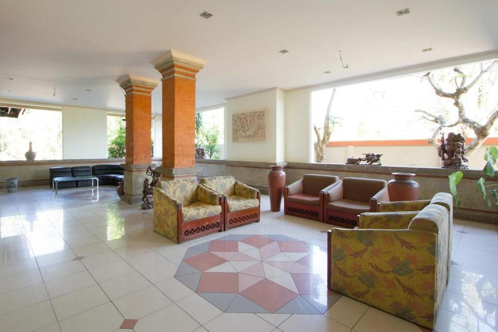 Hotel Oranjje Denpasar  Exterior photo