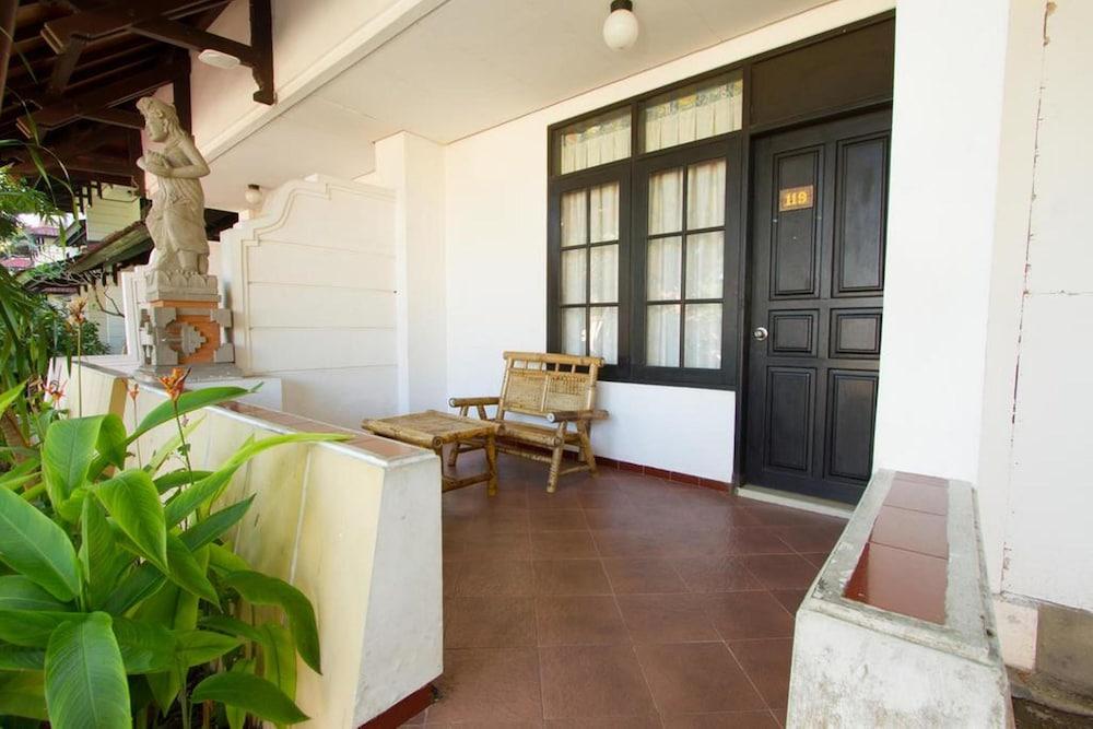 Hotel Oranjje Denpasar  Exterior photo