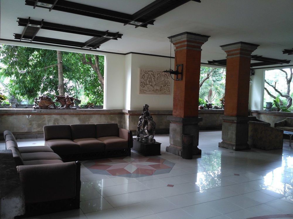 Hotel Oranjje Denpasar  Exterior photo