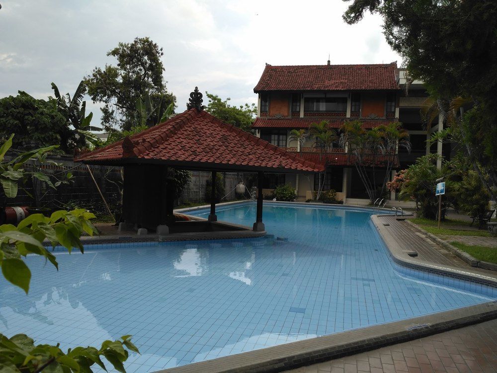 Hotel Oranjje Denpasar  Exterior photo